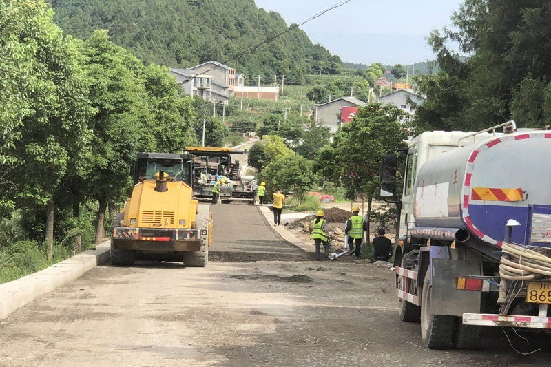 路橋集團(tuán)搶晴天、戰(zhàn)雨天、斗夜間  全力以赴推進(jìn)國(guó)道347項(xiàng)目建設(shè)